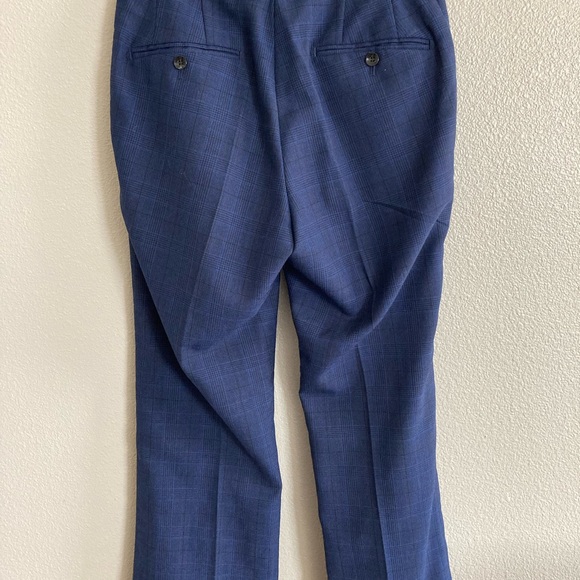 9|Tailor Women’s Tuxedo Suit - Picture 6 of 6